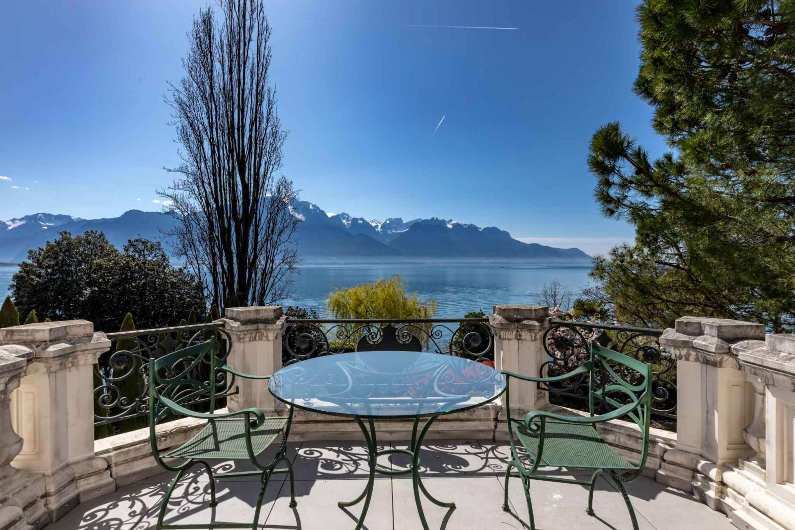 Perle architecturale au bord du lac