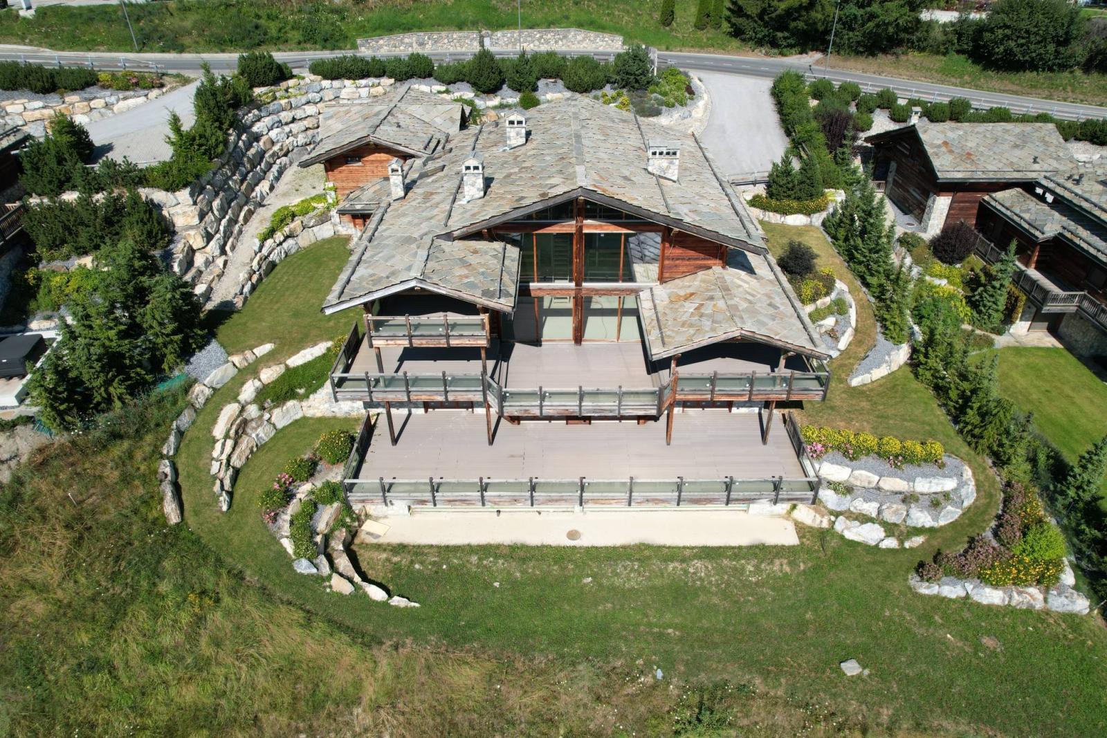 Magnifique chalet avec vue panoramique (vendu brut)