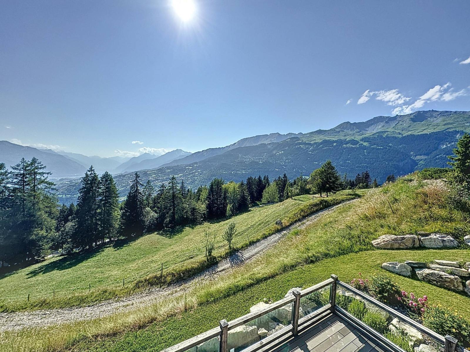Magnifique chalet avec vue panoramique (vendu brut)