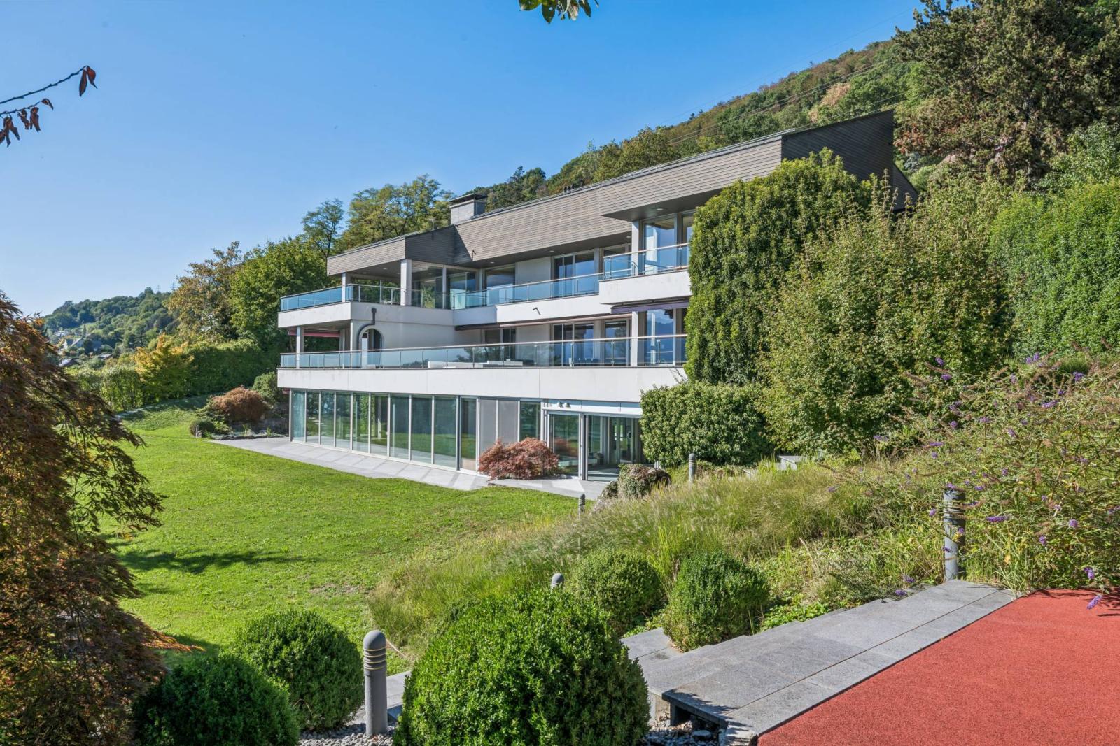 Propriété de maître avec vue panoramique sur le lac