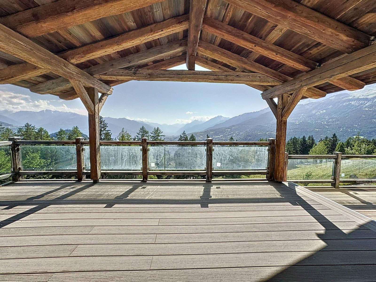Magnifique chalet avec vue panoramique (vendu brut)