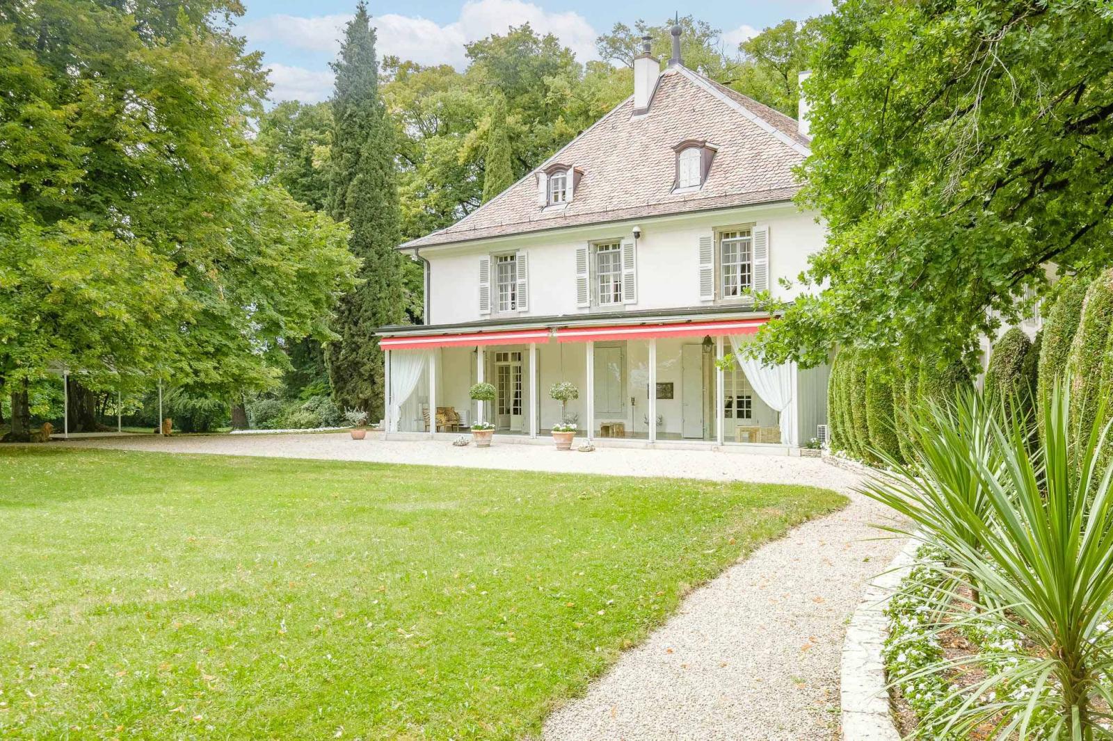 En exclusivité : Magnifique domaine avec dépendance