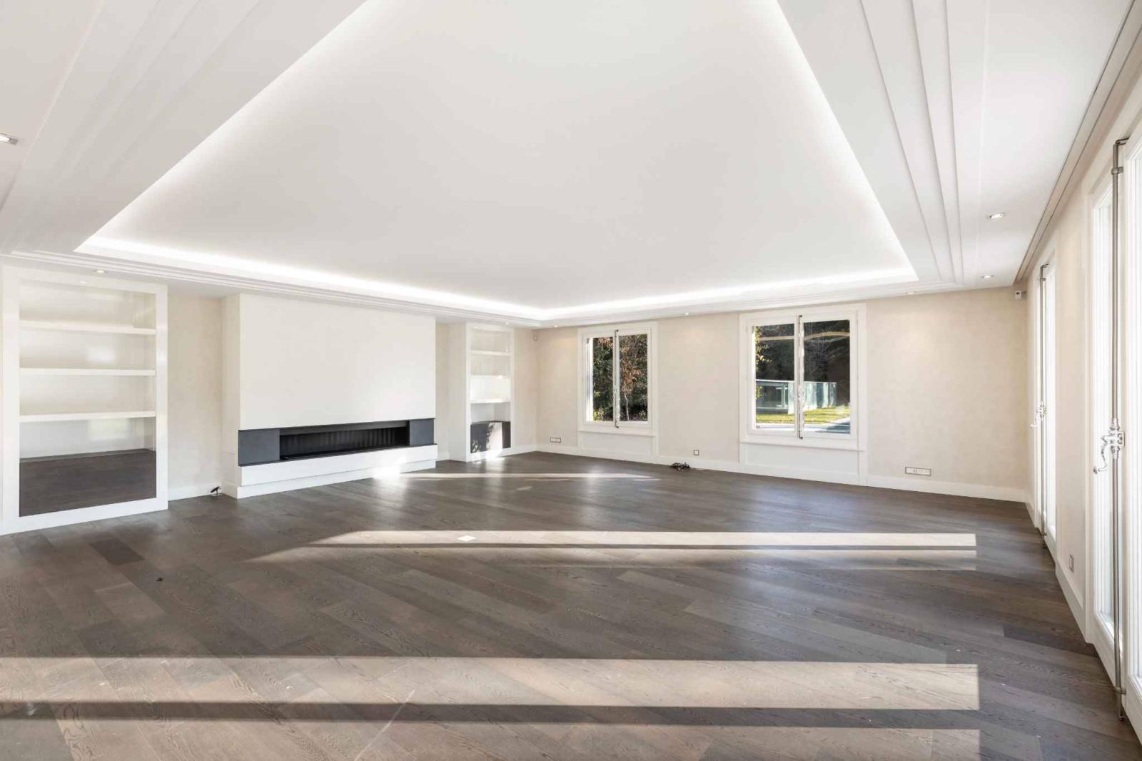 Propriété d'exception avec piscine intérieure