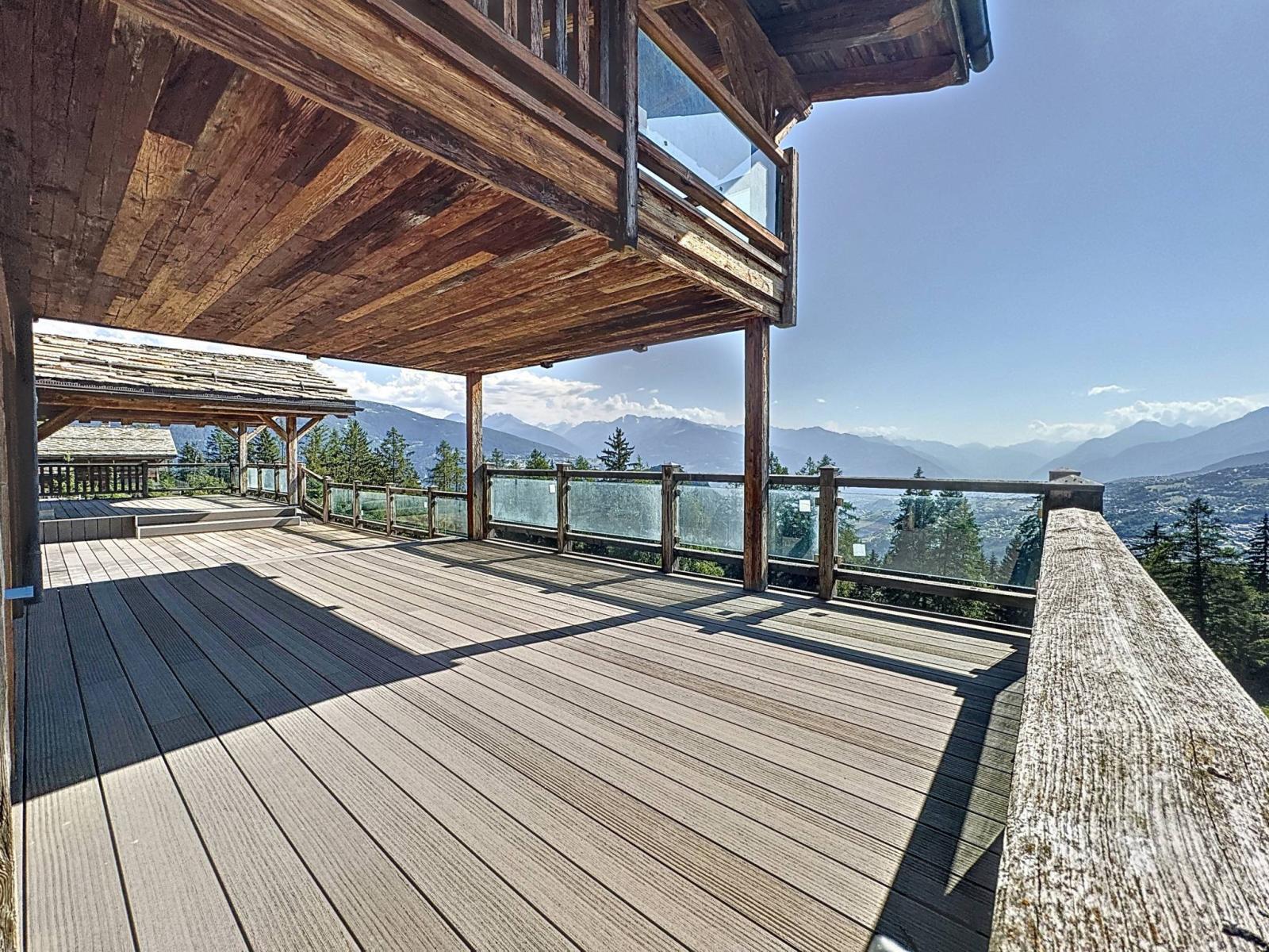 Magnifique chalet avec vue panoramique (vendu brut)