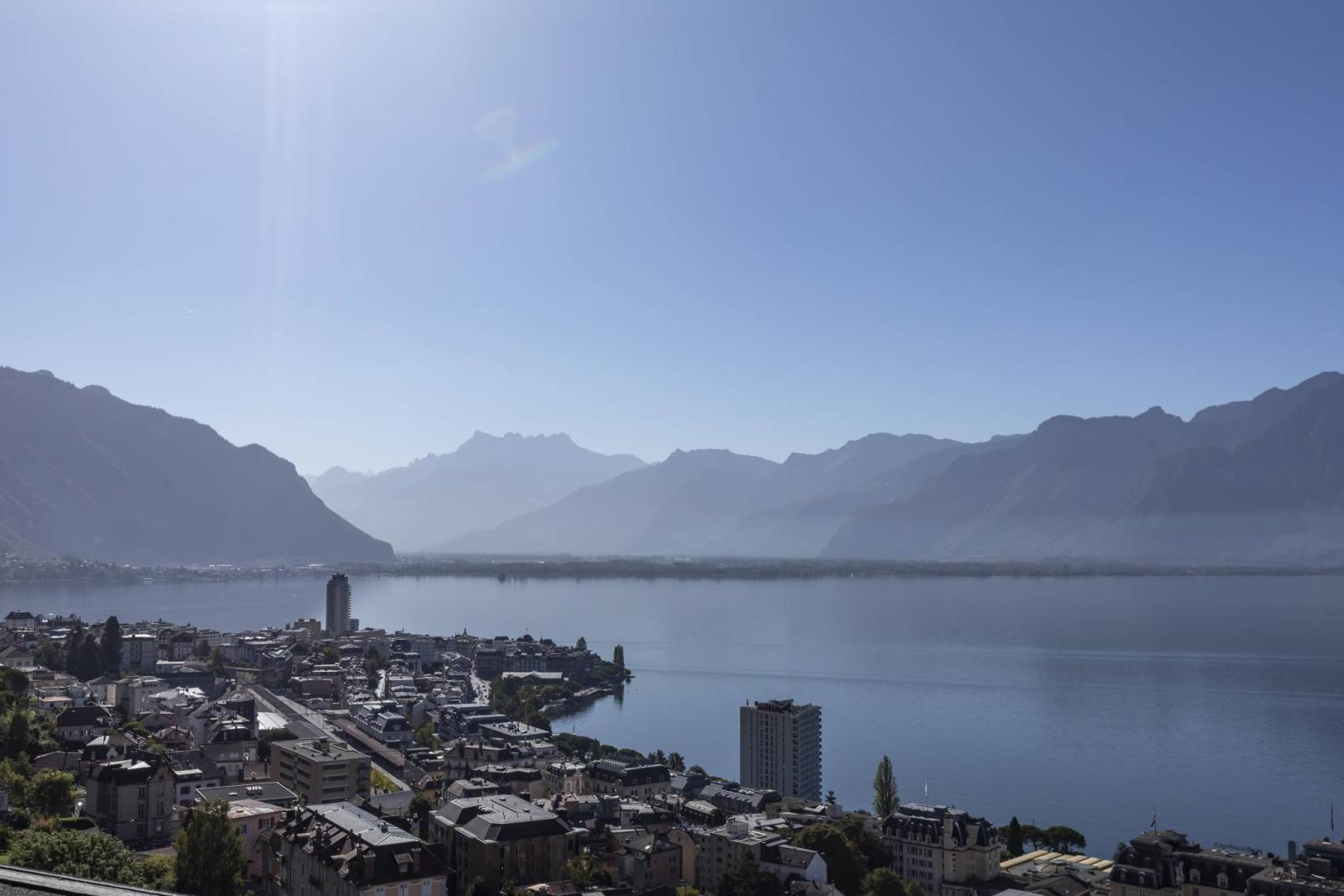 Situation privative et vue panoramique sur le lac