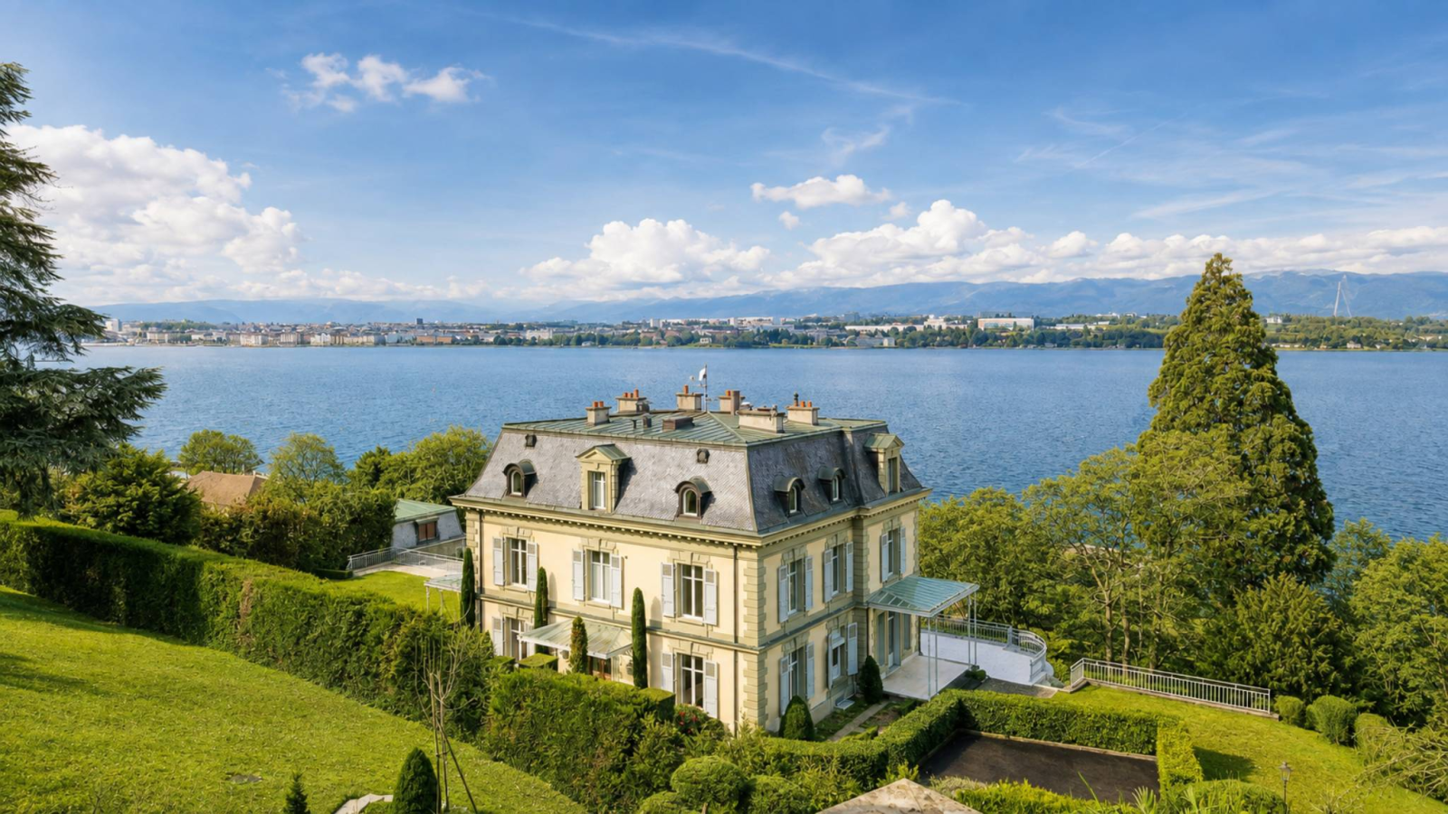 Magnifique appartement avec terrasse surplombant le lac
