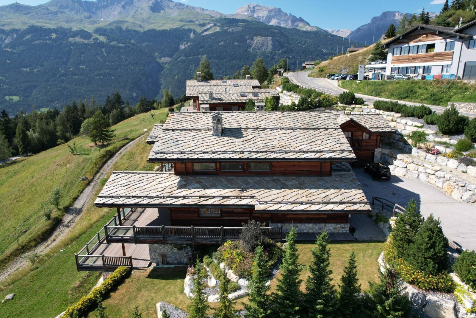 Magnifique chalet avec vue panoramique (vendu brut)